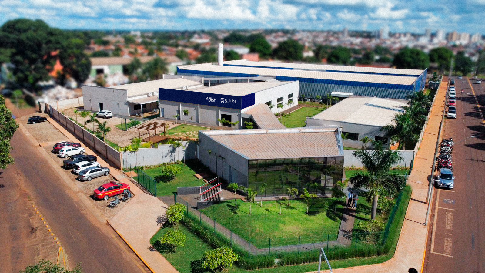Vista aérea do campus Uniube Ituiutaba